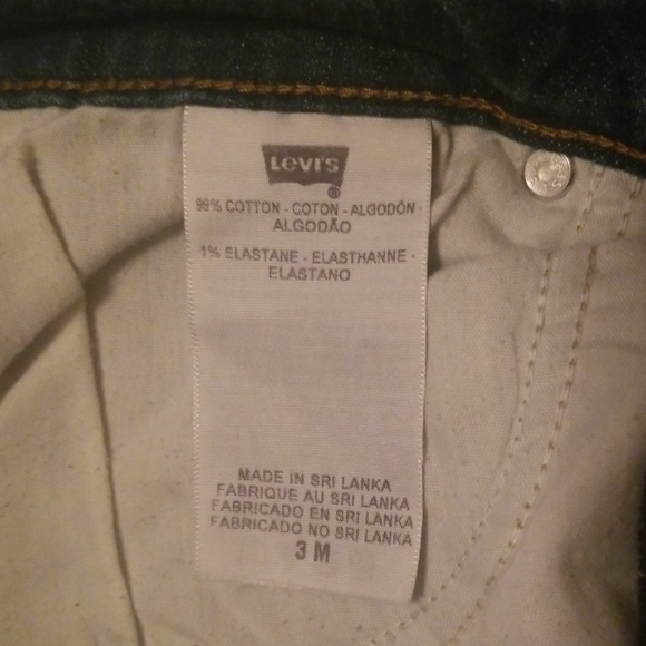 Levi's - Picture 4 of 5